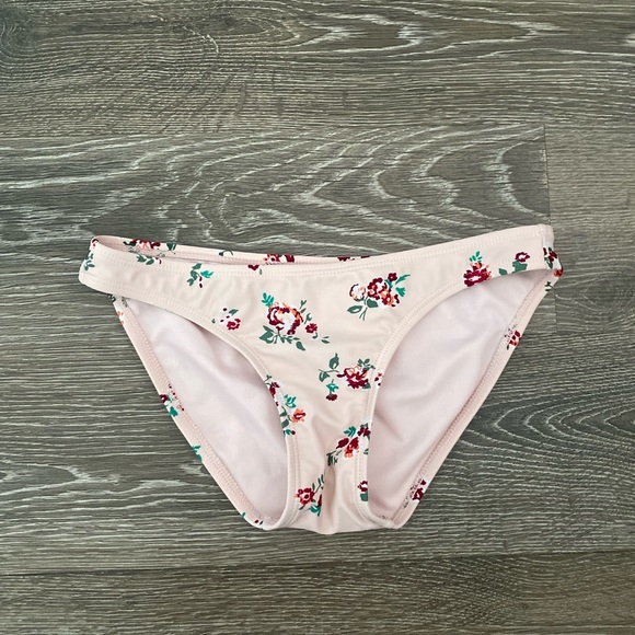 Xhilaration Swim Target Floral Swimsuit - Picture 5 of 8